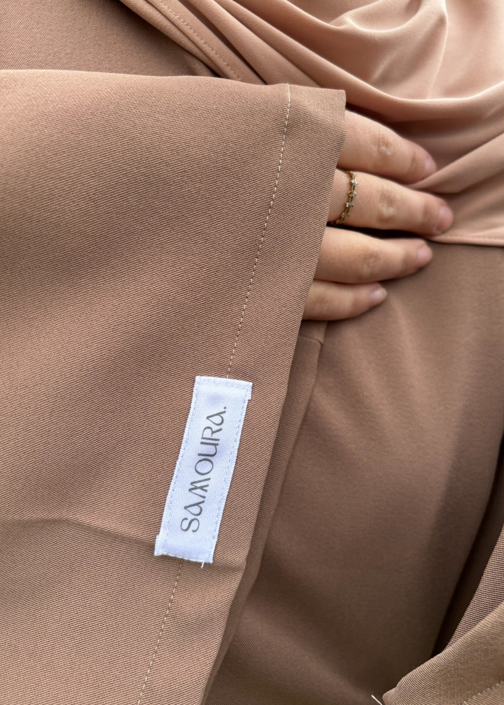 005 - ENSEMBLE ASYMÉTRIQUE