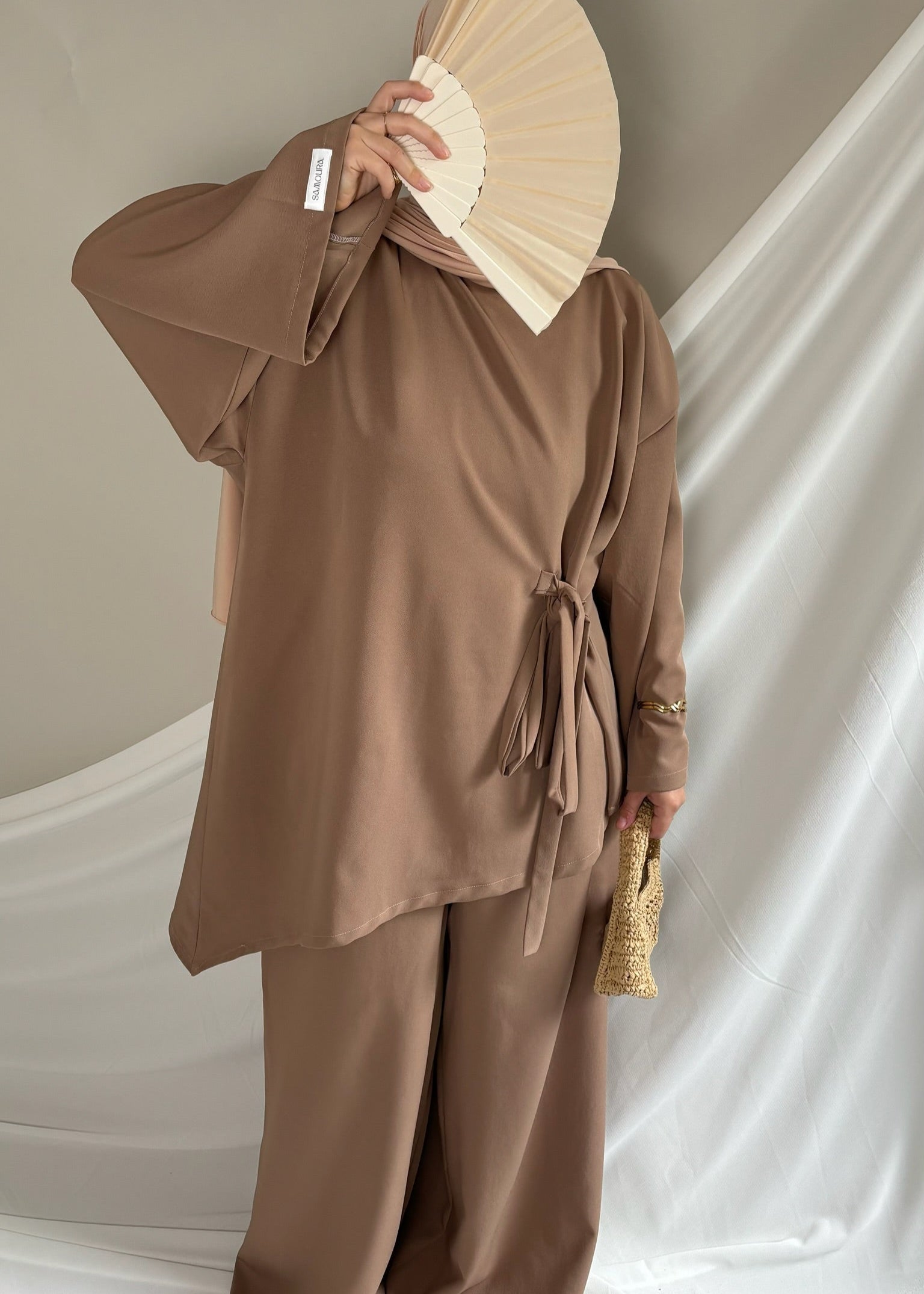 005 - ENSEMBLE ASYMÉTRIQUE